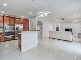 10061 NW 87th Ter, Doral, FL 33178