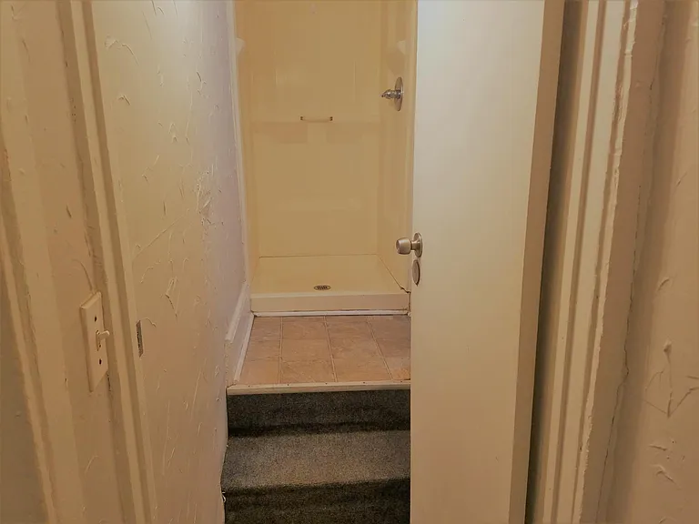 29 Shetucket Ave — Photo 10