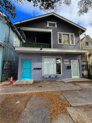 1st image of 2541 Banks St