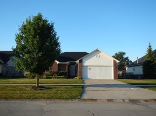 18570 Country Club Dr, Macomb, MI 48042