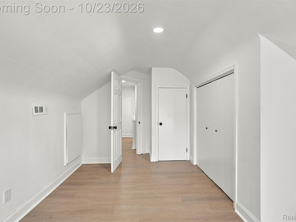 428 Girard Ave, photo 29