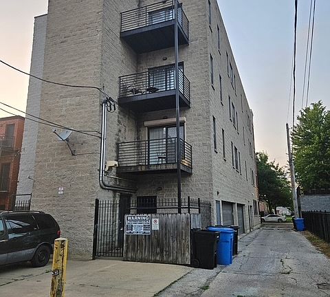 4th image of 2113 W Gladys Ave #2S