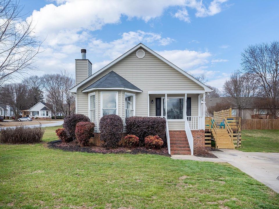 1st image of 401 Fairdale Dr