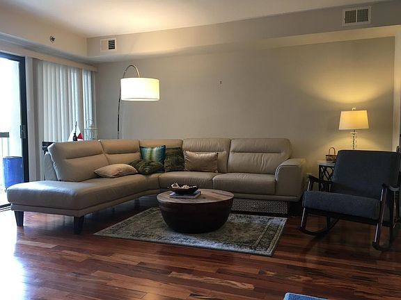 4th image of 1704 N Park Dr APT 315