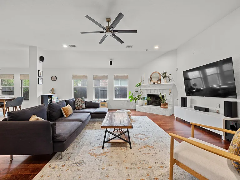 15609 Royal Dublin Dr — Photo 11