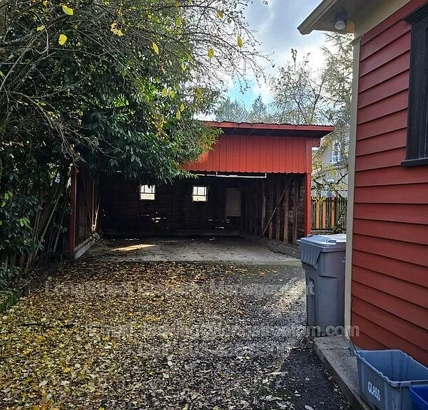 1052 SW Western Blvd #UPPER — Photo 17