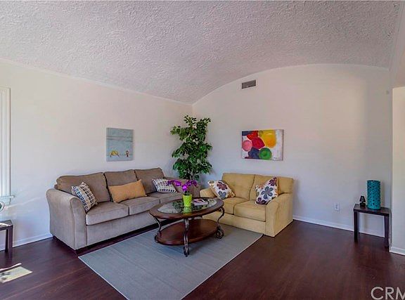 3rd image of 163 Pomona Ave
