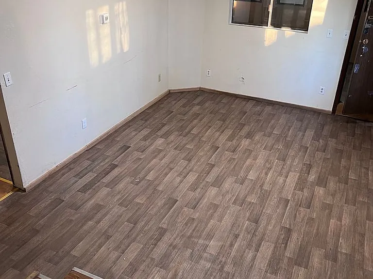 714 N Cottage Grv — Photo 16