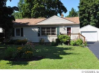 492 Apple Orchard Ln, Webster, NY 14580