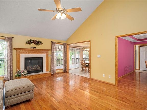 3rd image of 7350 Erica Ln