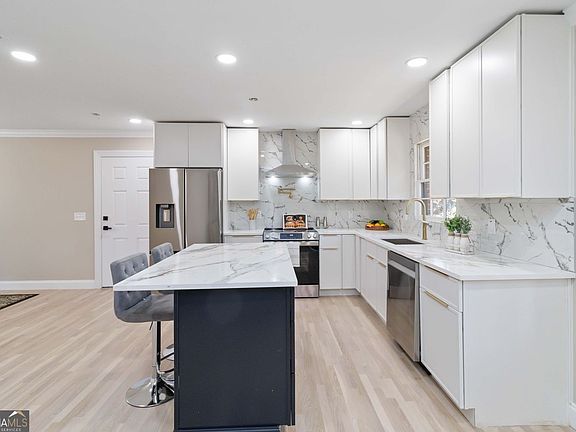 3rd image of 2927 Ponderosa Cir