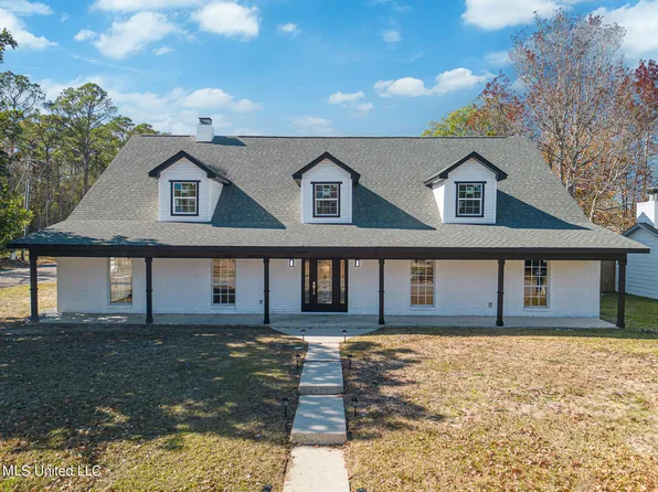 451 Cove Dr, Biloxi, MS 39531