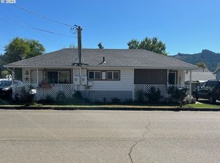 776 E 4th Ave, Sutherlin, OR 97479
