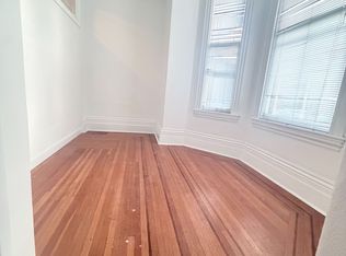 105 Wellington St S #1, Hamilton, ON L8N 2R3