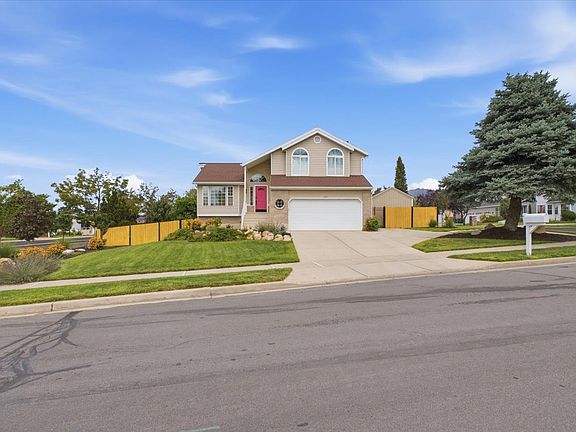 3rd image of 2313 E Rockview Dr