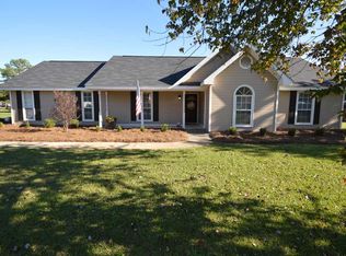 303 Sleepy Ln, Warner Robins, GA 31088