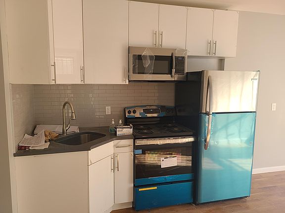 5th image of 114 W 190th St APT 1