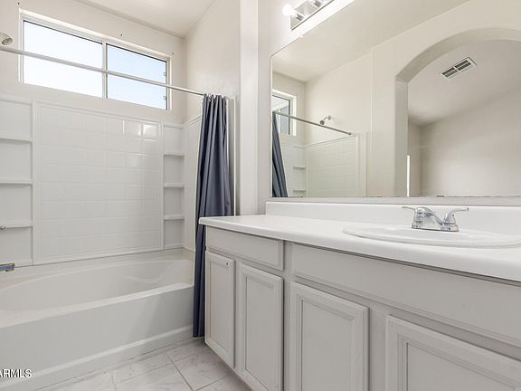 5th image of 6042 N FLORENCE Avenue
