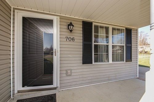 3rd image of 706 Donna Ct