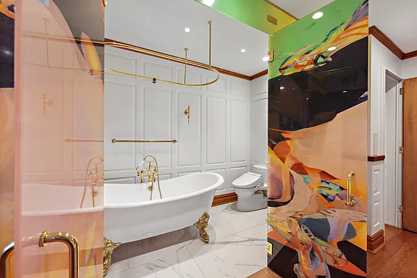 Rented by APT212 INC | media 43