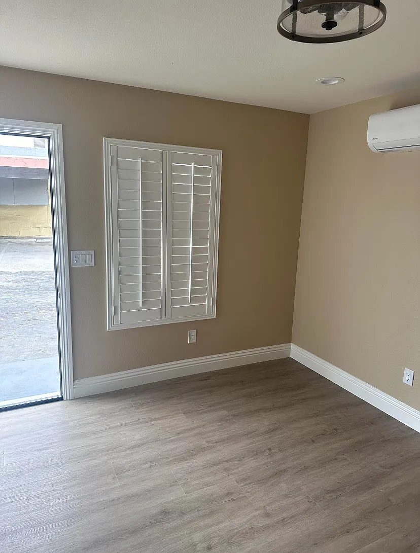 1702 S Mayflower Ave — Photo 2
