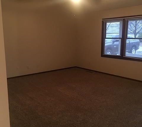 2nd image of 1340 Sandalwood