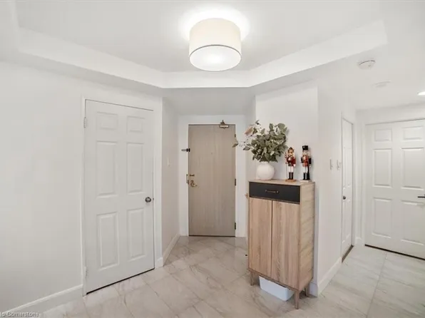 2155 Burnhamthorpe Rd W #303, Mississauga, ON L5L 5P4