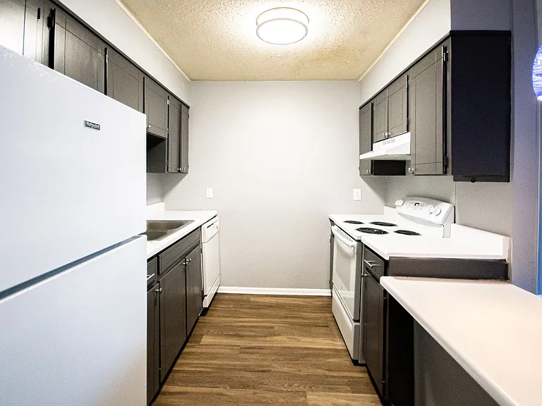 Coleman Place Apartments — Photo 5