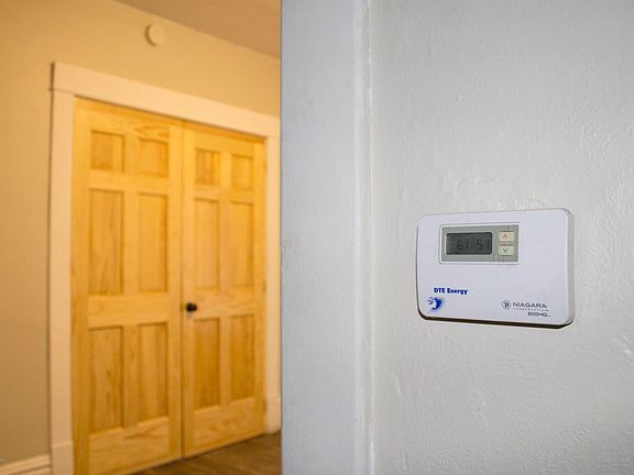 3rd image of 747 Turner Ave NW