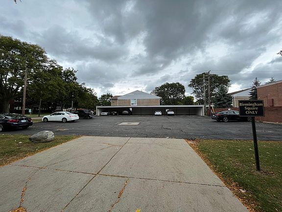3rd image of 150 Bird Ave Unit 28