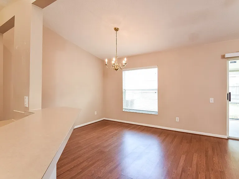 12614 Midpointe Dr — Photo 5