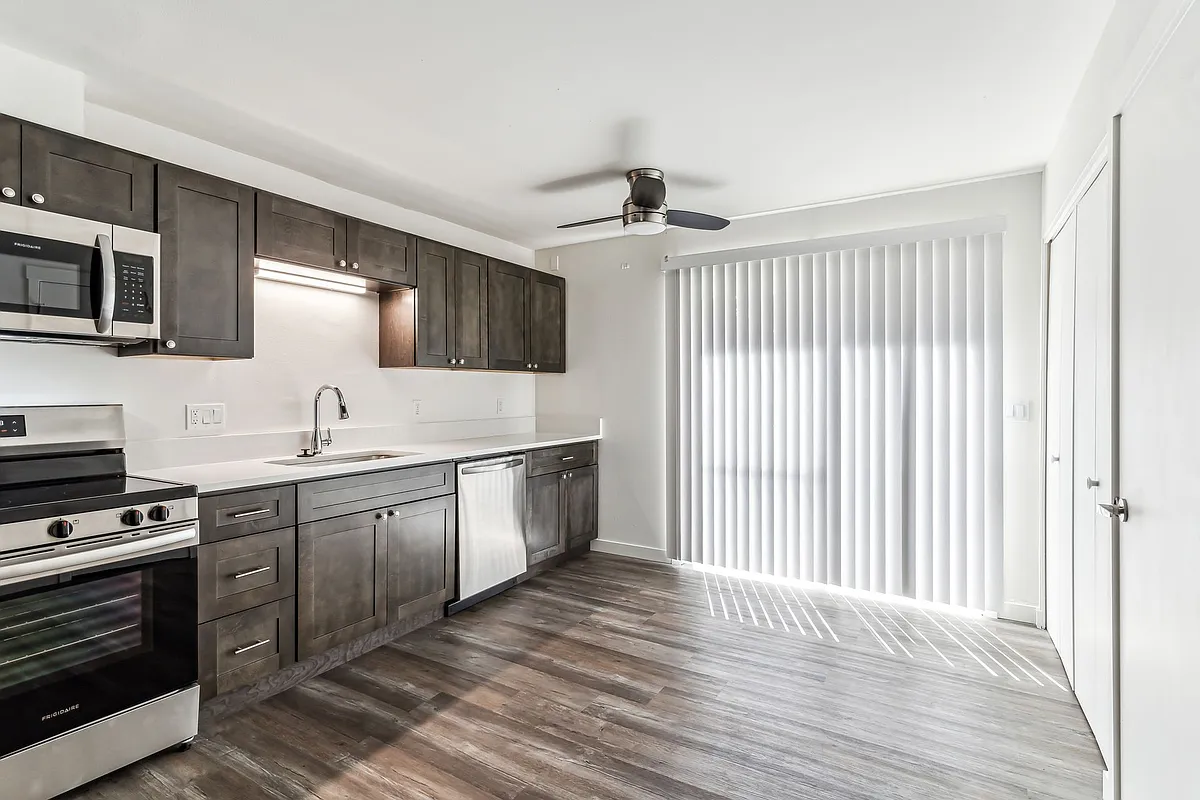 Building Photo - Midland Apartments