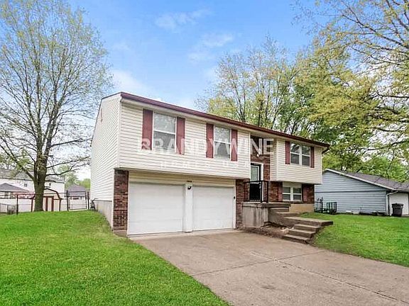 3rd image of 3404 Wedgewood Dr