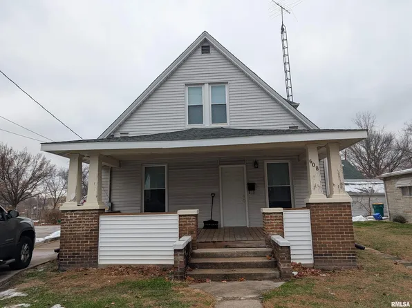 608 W Calhoun St, Macomb, IL 61455