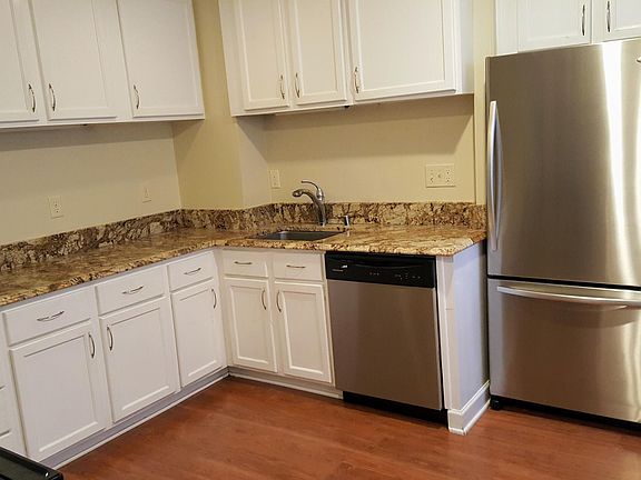 4th image of 3838 N Maryland Ave #2201