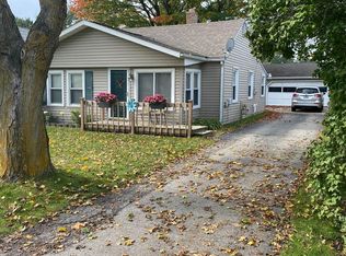 245 Outer Ln, Ypsilanti, MI 48198