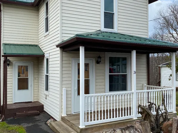24 Short St, Falls Creek, PA 15840