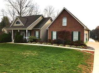 461 Windsor Dr, Taylorsville, NC 28681
