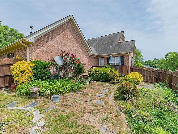 5th image of 1600 Armistead Dr