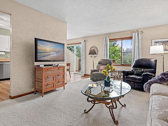 3rd image of 1890 Fox Ridge Dr APT C