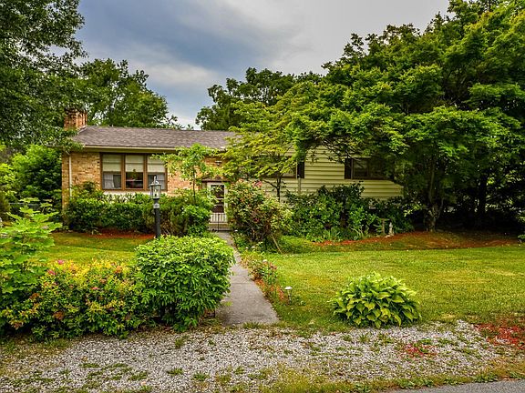 2nd image of 813 Hutcheson Dr Unit 230