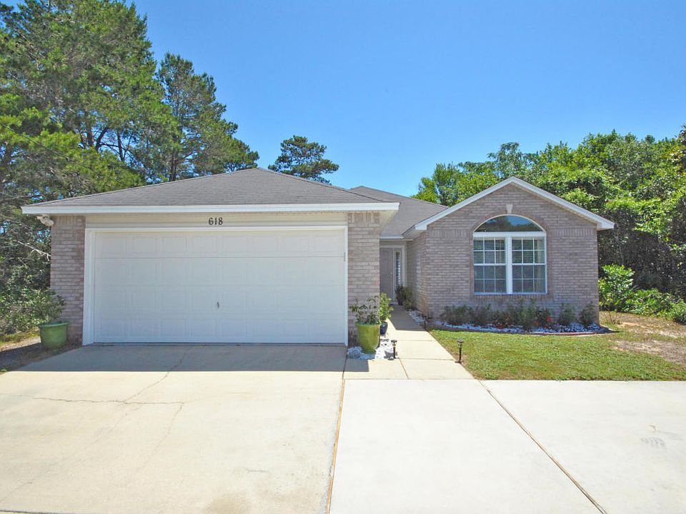1st image of 618 Dolphin Dr