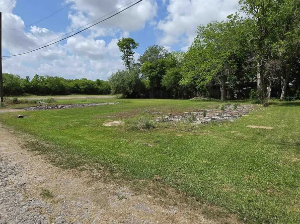 3505 10th St, Beaumont, TX 77705