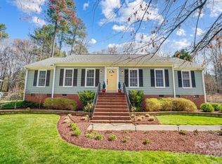 3842 Saxonbury Way, Charlotte, NC 28269