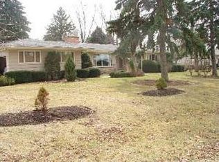 904 S Calhoun St, Aurora, IL 60505