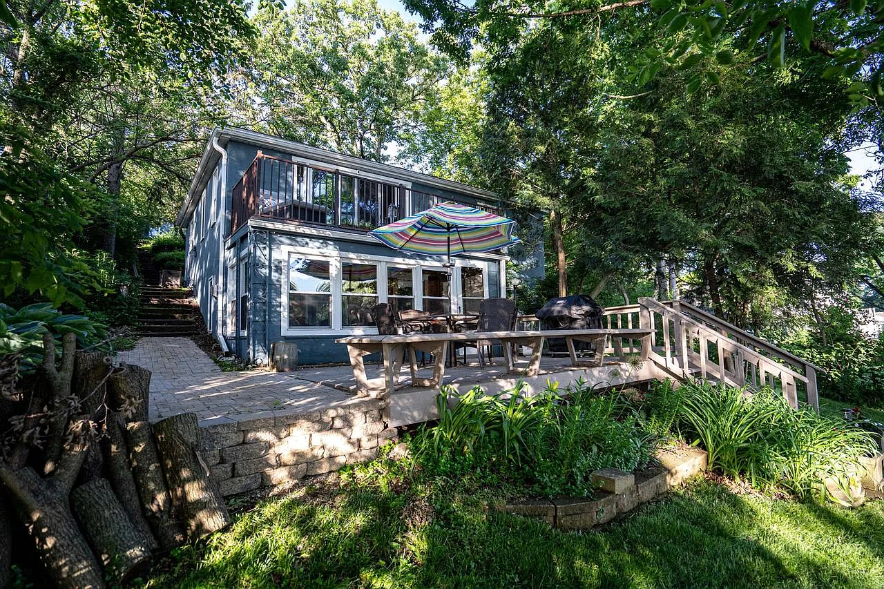S107W34898 South Shore DRIVE photo 1