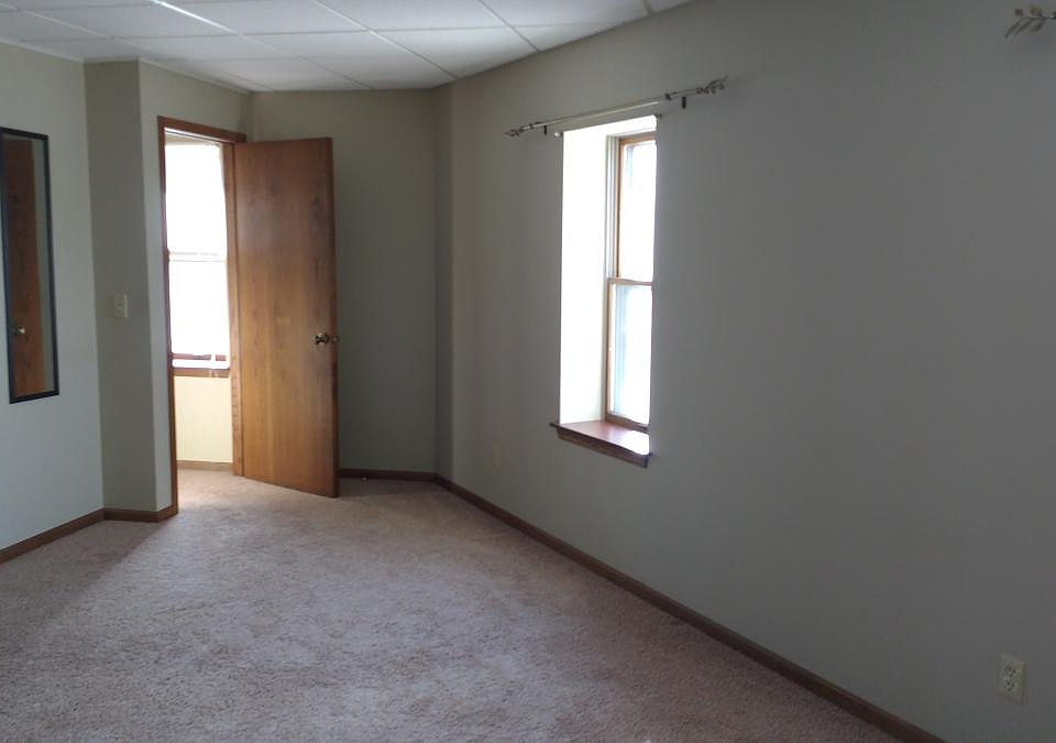 1st image of 216 S 3rd St #462160869