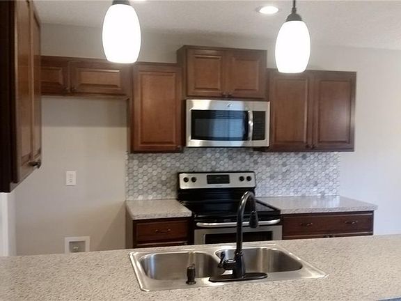 4th image of 4130 Towngate Blvd