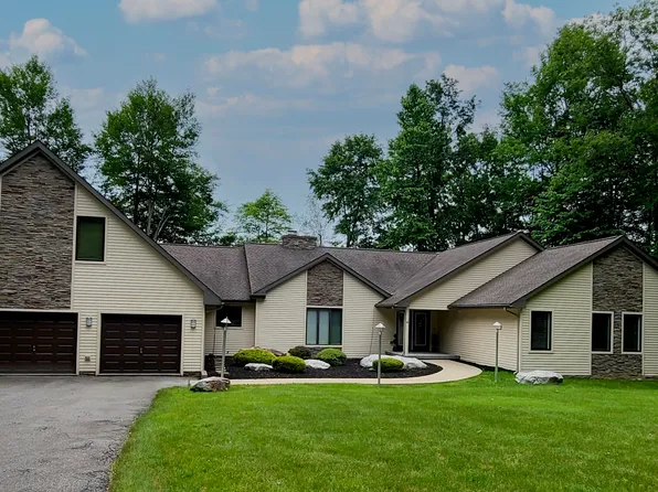 952 Six Shillings Rd, Du Bois, PA 15801