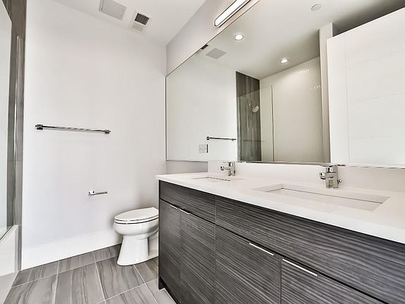 5th image of 2353 W Wabansia Ave #403 L